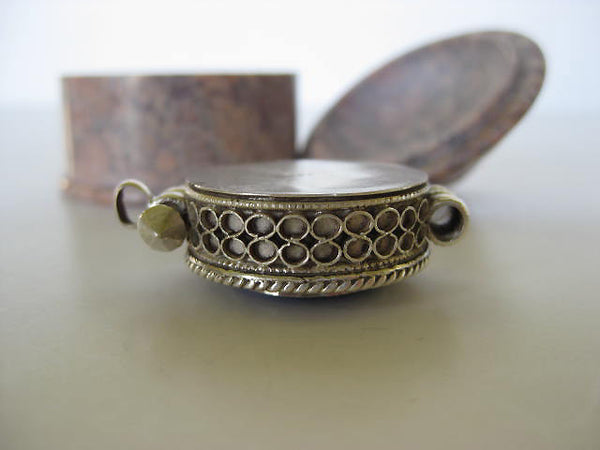 Lapis Silver Om Gau Locket