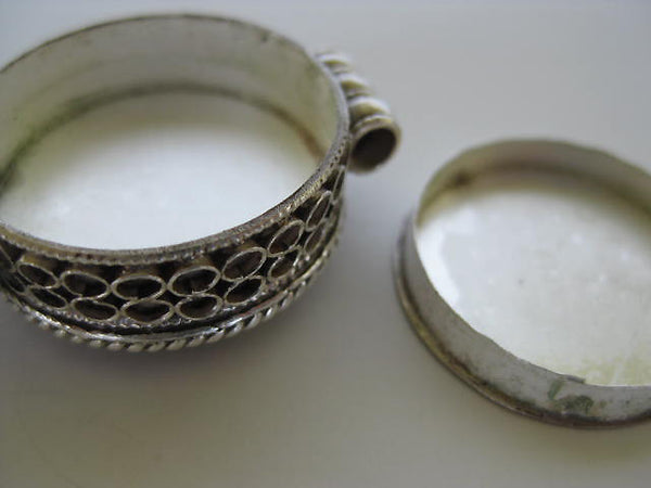 Lapis Silver Om Gau Locket